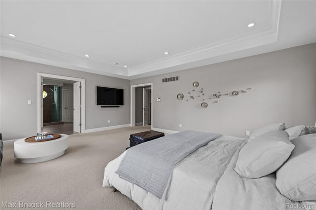 1450 Pilgrim Avenue, Birmingham, MI 48009