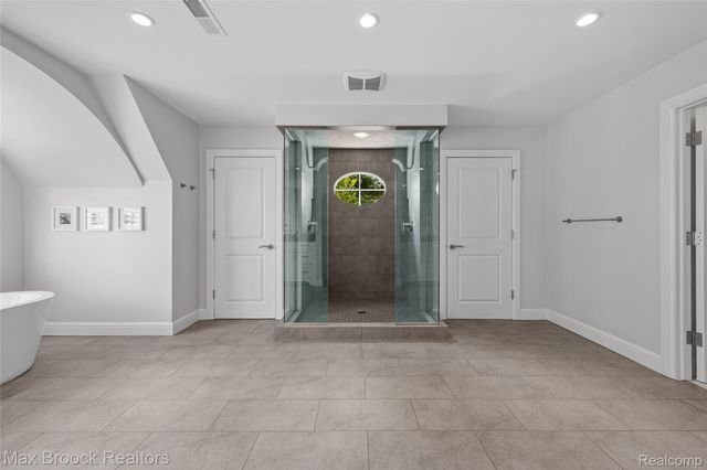 1450 Pilgrim Avenue, Birmingham, MI 48009