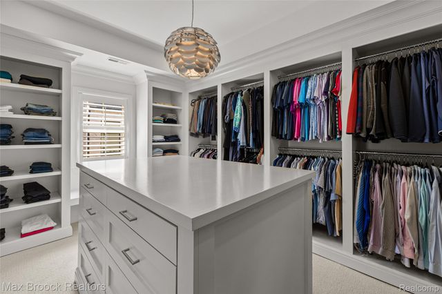 1450 Pilgrim Avenue, Birmingham, MI 48009