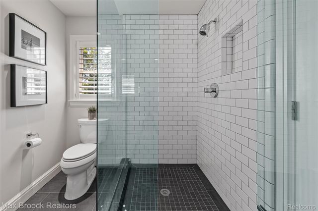 1450 Pilgrim Avenue, Birmingham, MI 48009