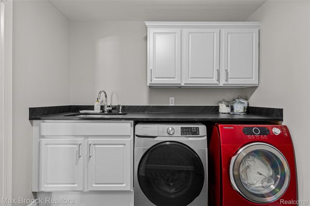 1450 Pilgrim Avenue, Birmingham, MI 48009