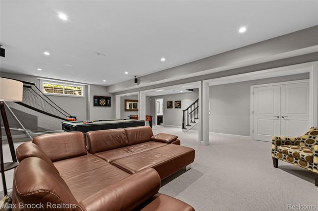 1450 Pilgrim Avenue, Birmingham, MI 48009