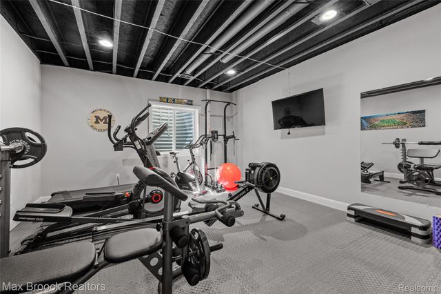 1450 Pilgrim Avenue, Birmingham, MI 48009