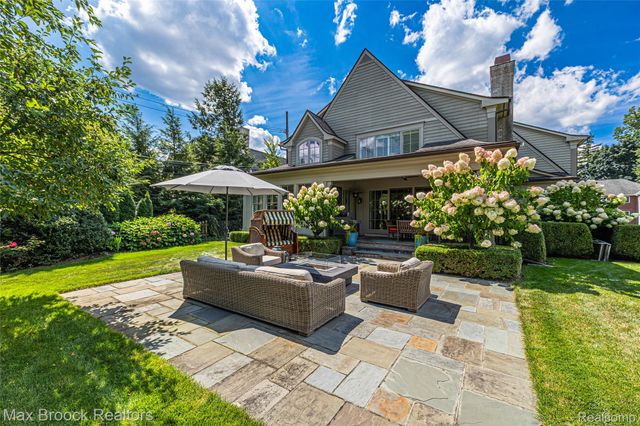 1450 Pilgrim Avenue, Birmingham, MI 48009