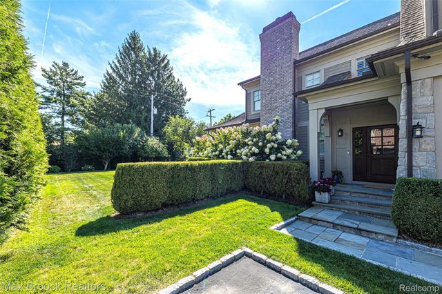 1450 Pilgrim Avenue, Birmingham, MI 48009