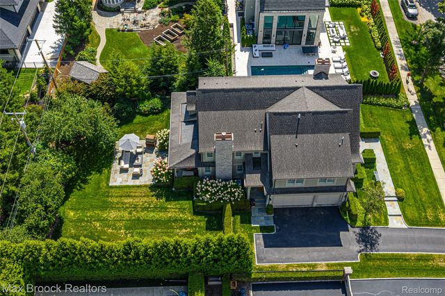 1450 Pilgrim Avenue, Birmingham, MI 48009