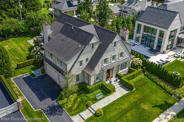 1450 Pilgrim Avenue, Birmingham, MI 48009