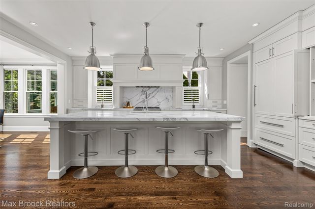 1450 Pilgrim Avenue, Birmingham, MI 48009