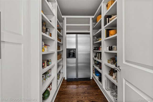 1450 Pilgrim Avenue, Birmingham, MI 48009