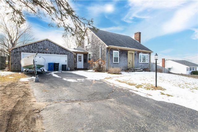 25 Mathew Road, Tiverton, RI 02878