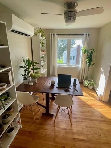 25 Mathew Road, Tiverton, RI 02878