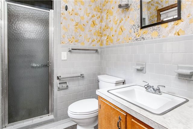 25 Mathew Road, Tiverton, RI 02878