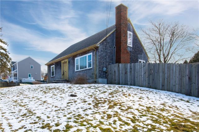 25 Mathew Road, Tiverton, RI 02878