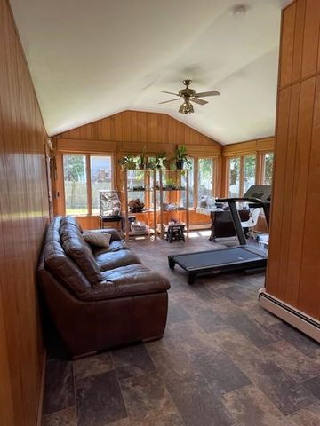 25 Mathew Road, Tiverton, RI 02878