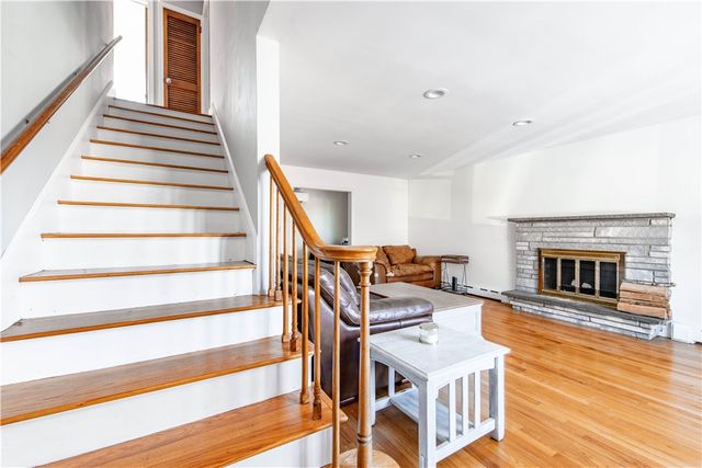 25 Mathew Road, Tiverton, RI 02878