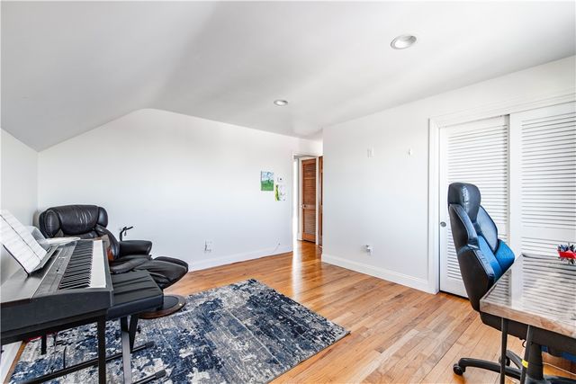 25 Mathew Road, Tiverton, RI 02878