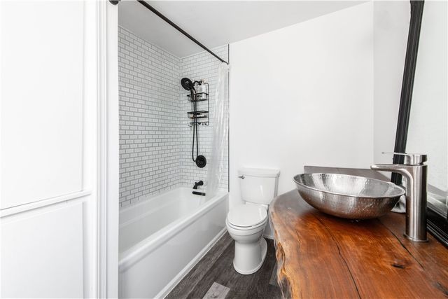 25 Mathew Road, Tiverton, RI 02878