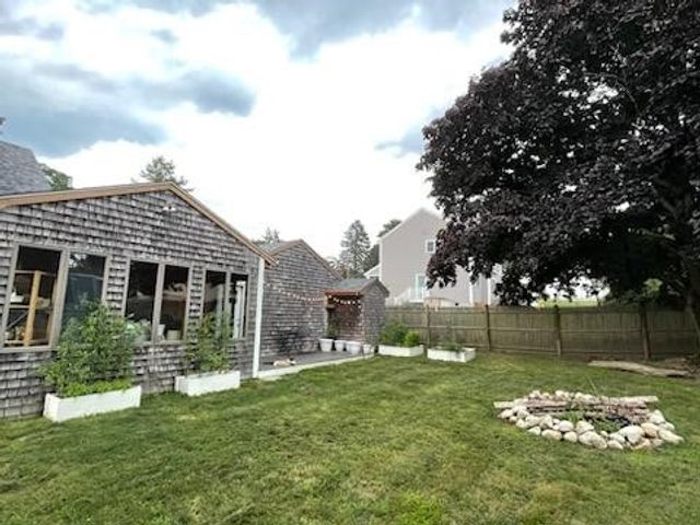 25 Mathew Road, Tiverton, RI 02878