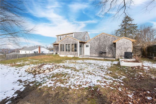 25 Mathew Road, Tiverton, RI 02878