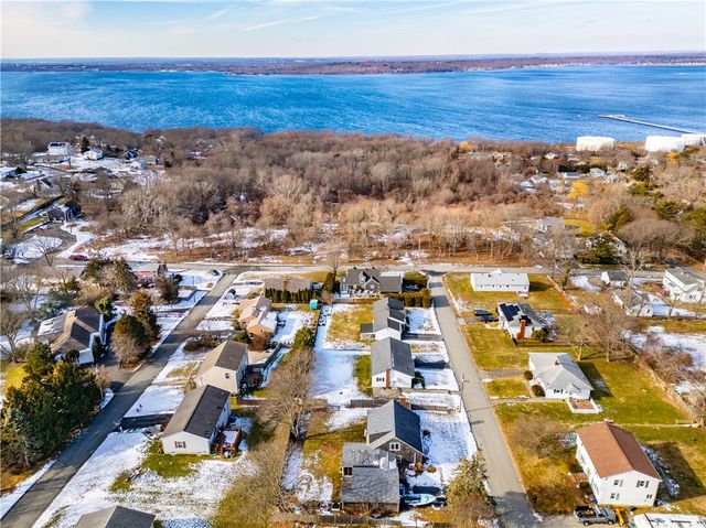 25 Mathew Road, Tiverton, RI 02878