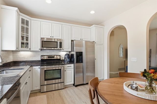 2946 Hunley Drive, Ann Arbor, MI 48105