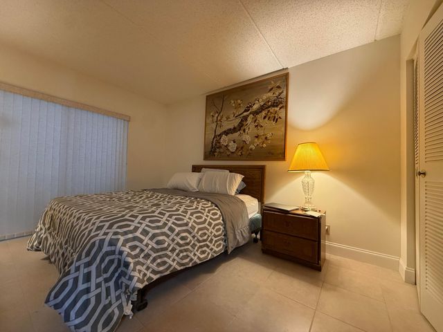3300 Springdale Boulevard 202, Palm Springs, FL 33461