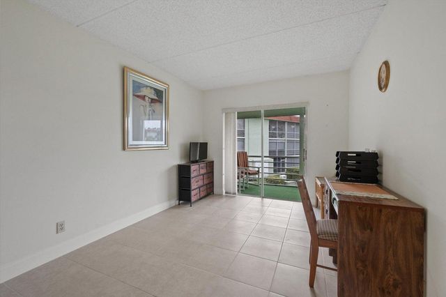 3300 Springdale Boulevard 202, Palm Springs, FL 33461