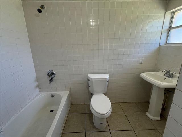 328 AVENUE B, Lake Wales, FL 33859