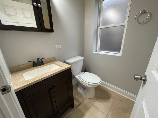 6442 N Hamilton Avenue 3, Chicago, IL 60645