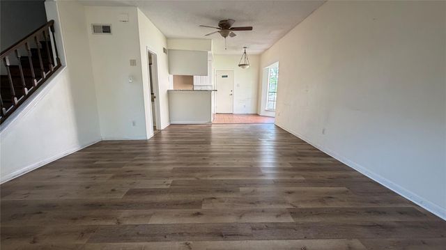 800 Country Place Drive 205, Houston, TX 77079