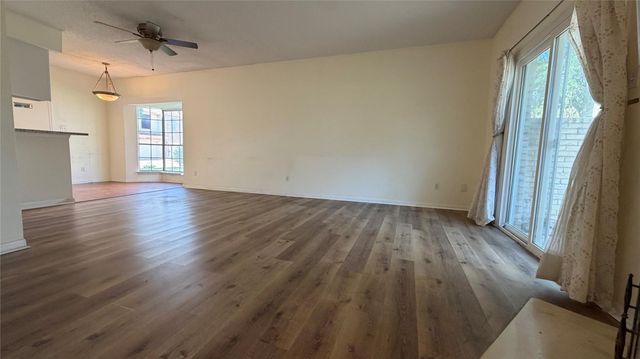 800 Country Place Drive 205, Houston, TX 77079