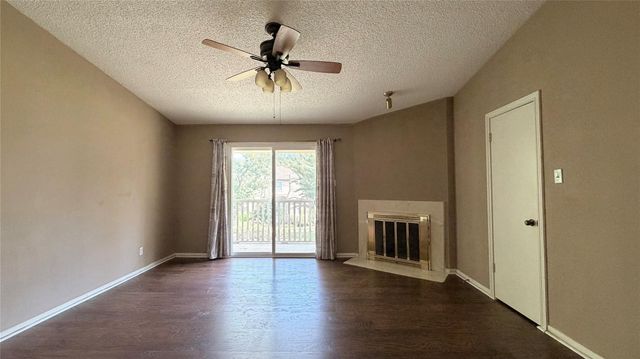 800 Country Place Drive 205, Houston, TX 77079