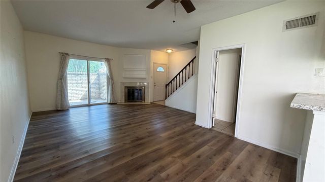 800 Country Place Drive 205, Houston, TX 77079