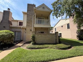 800 Country Place Drive 205, Houston, TX 77079