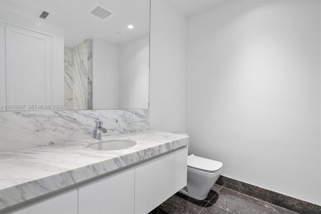 17901 Collins Avenue 902, Sunny Isles Beach, FL 33160