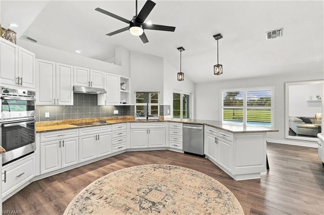 260 20th AVE NE, Naples, FL 34120