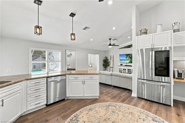 260 20th AVE NE, Naples, FL 34120