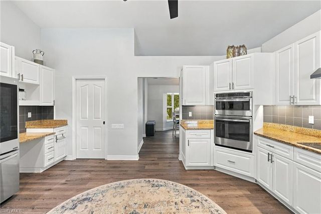 260 20th AVE NE, Naples, FL 34120