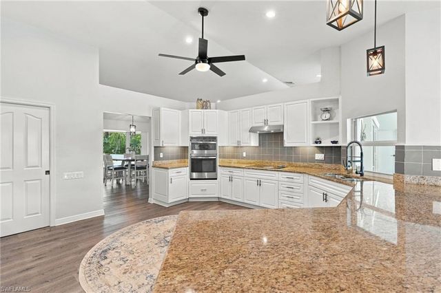 260 20th AVE NE, Naples, FL 34120