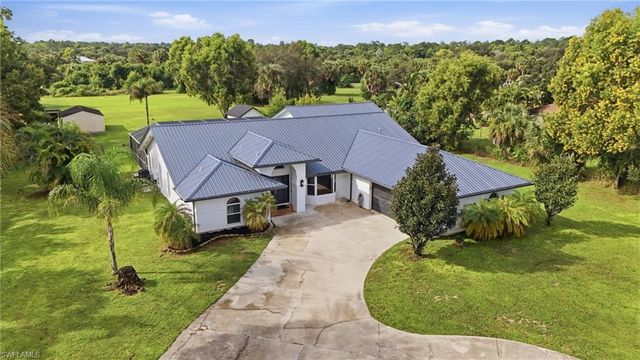 260 20th AVE NE, Naples, FL 34120