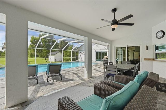 260 20th AVE NE, Naples, FL 34120