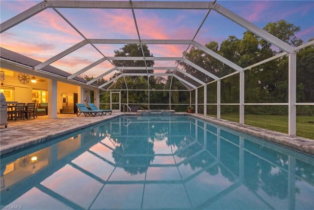 260 20th AVE NE, Naples, FL 34120