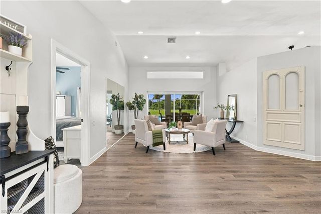 260 20th AVE NE, Naples, FL 34120