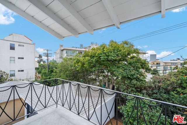 1647 Selby Avenue, Los Angeles, CA 90024