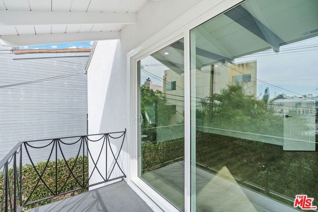 1647 Selby Avenue, Los Angeles, CA 90024