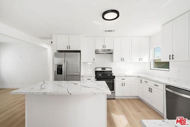 1647 Selby Avenue, Los Angeles, CA 90024