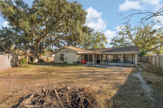 15648 BEAR CREEK DRIVE, Tampa, FL 33624