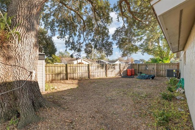 15648 BEAR CREEK DRIVE, Tampa, FL 33624