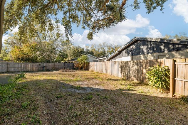 15648 BEAR CREEK DRIVE, Tampa, FL 33624