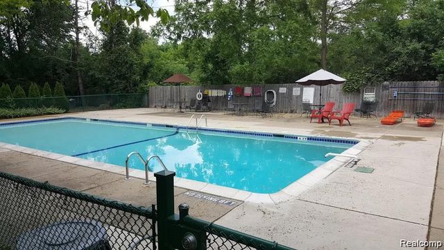 928 N Adams Road 8, Birmingham, MI 48009